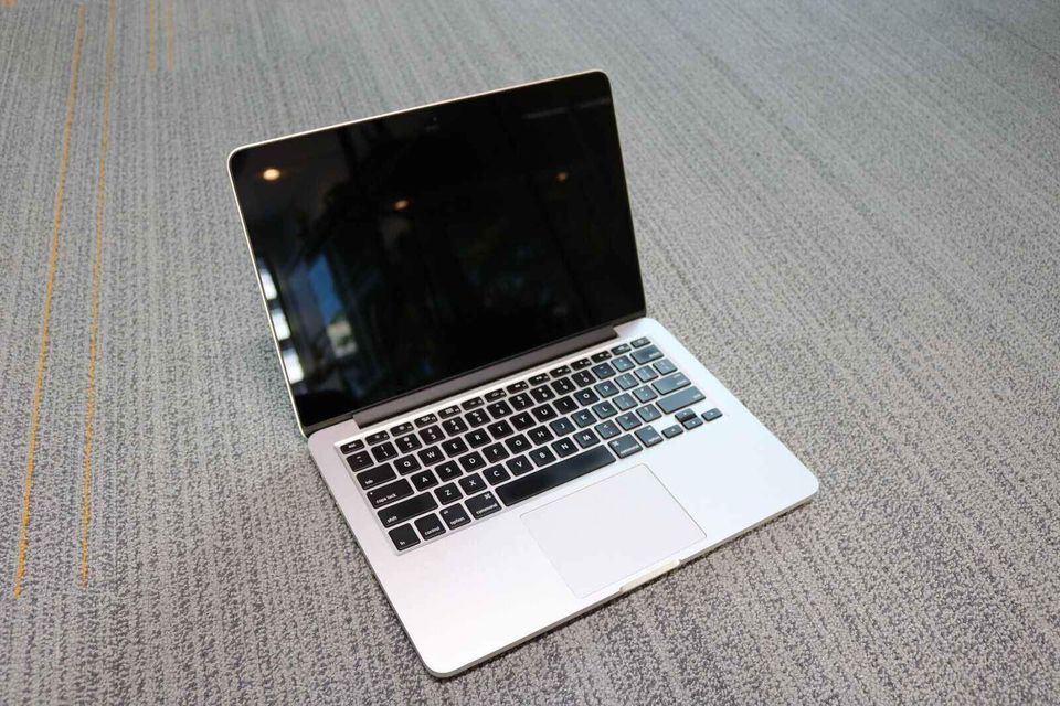 Macbook Pro 2015, 13", I5, 16gb , 256gb