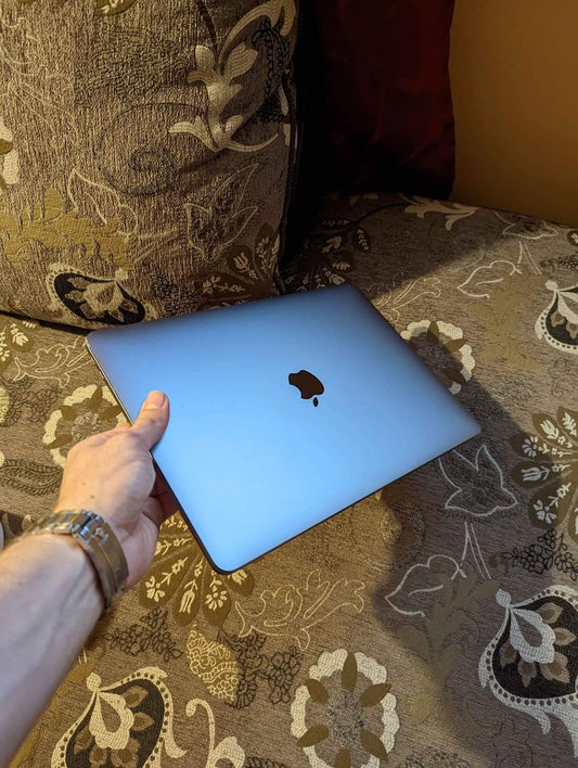 Macbook Pro 2017, i7, 16gb ram, 512gb stockage, 5h+ batterie, excellente condition