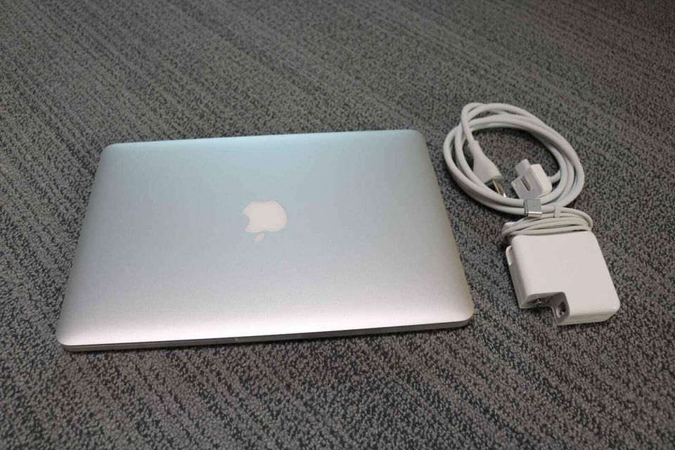 Macbook Pro 2015, 13", I5, 16gb , 256gb